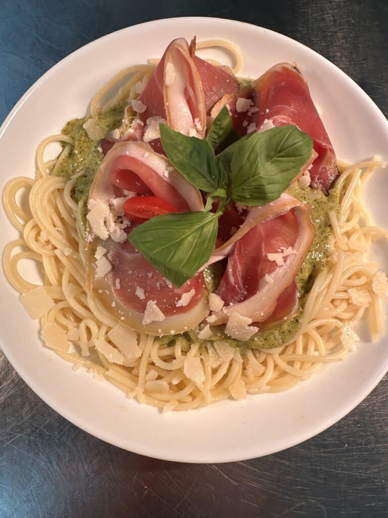 pates-pesto-fraiches-au-jambon-de-parme