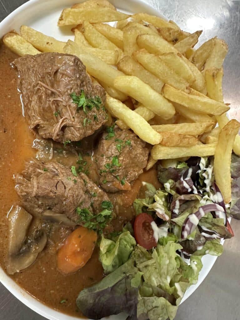 boeuf strgonoff, frites